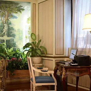 https://eliseo-rome.it-romehotels.com