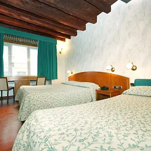 https://corot.it-romehotels.com